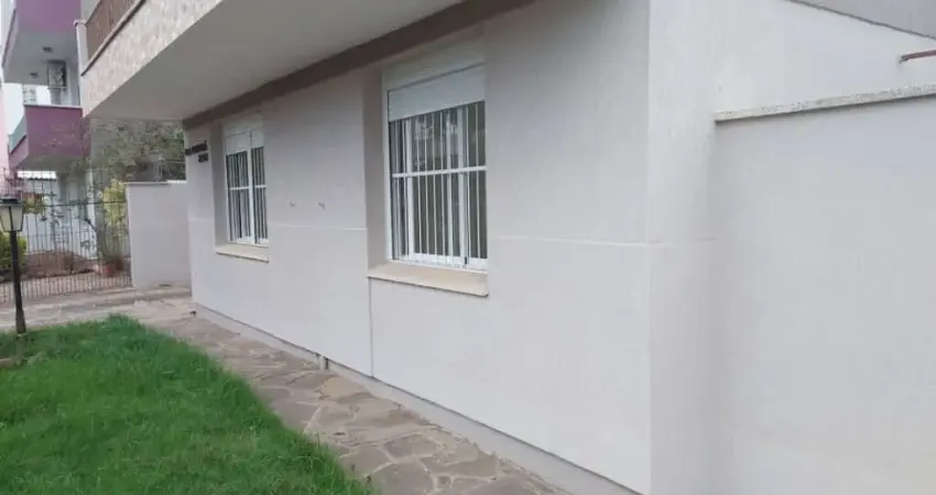 Apartamento térreo com 2 dormitórios, garagem coberta e pátio individual!!