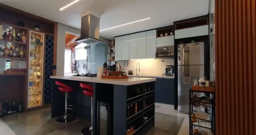 Casa de condomínio, 3 quartos suíte, 2 vagas, cozinha c/ ilha gourmet epatio c/piscina