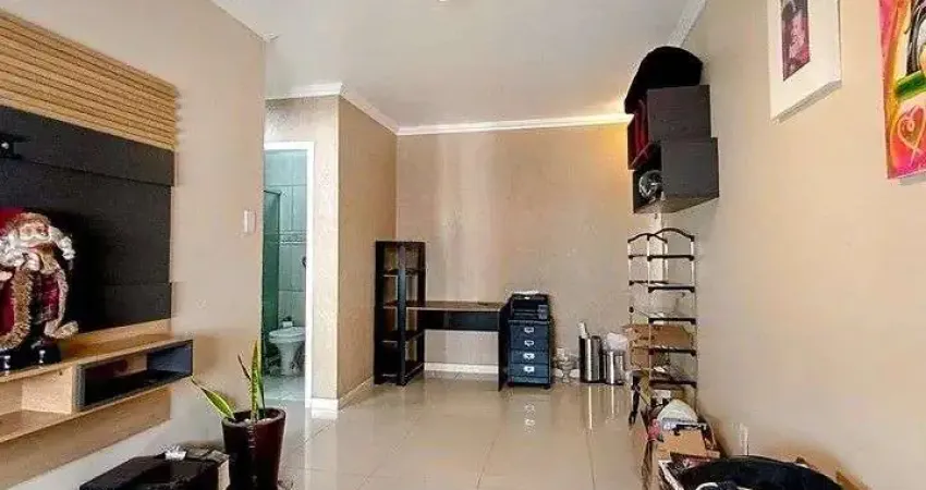 Exelente apartamento dois dormitioros/ cond. figueiras/ em frente ao canoas shopping/ 2°andar