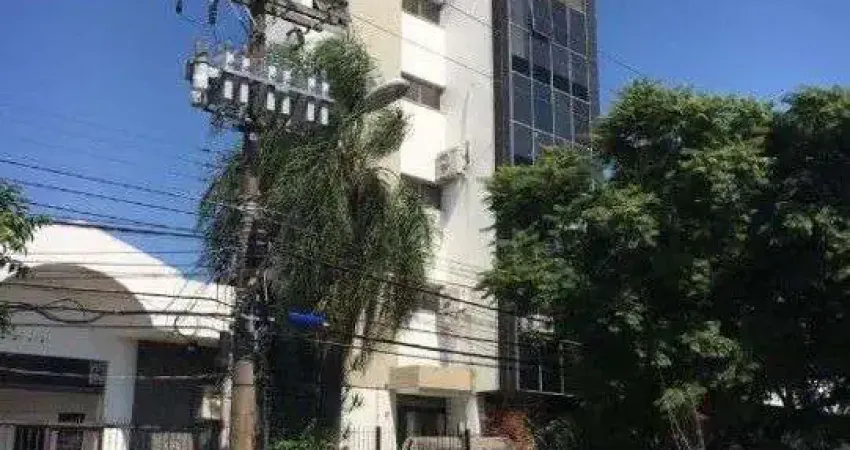 Kitnet amplo, com 47 m2, prédio com elevador, próximo do zequinha