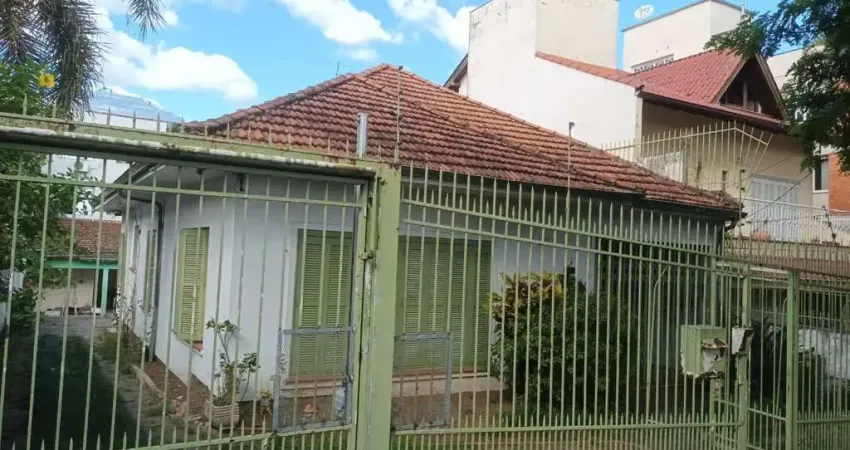Casa com 3 quartos à venda na Rua General Souza Doca, 224, Petrópolis, Porto Alegre