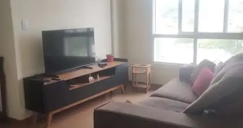 Apartamento 02 dormitótios na av. cavalhada com elevador e salão de festas.