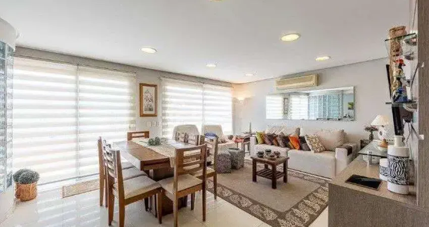 Cobertura no bairro auxiliadora, 3 dormitórios, 1 suíte, churrasqueira e vaga coberta.