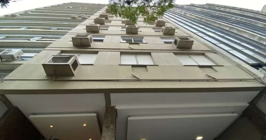 Apartamento com 2 quartos à venda na Rua Coronel Genuino, 433, Centro Histórico, Porto Alegre