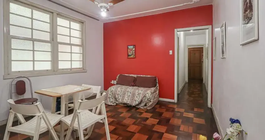 Apartamento 86 m2 03 dormitórios de frente na Cristóvão Colombo em Porto Alegre