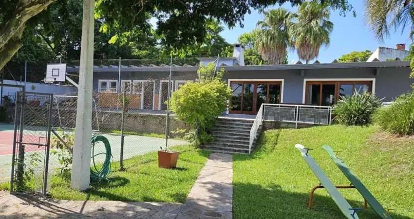 Casa em Condomínio, 03 dormitórios 04 Vagas, 229m² na Tristeza, Porto Alegre, RS!!