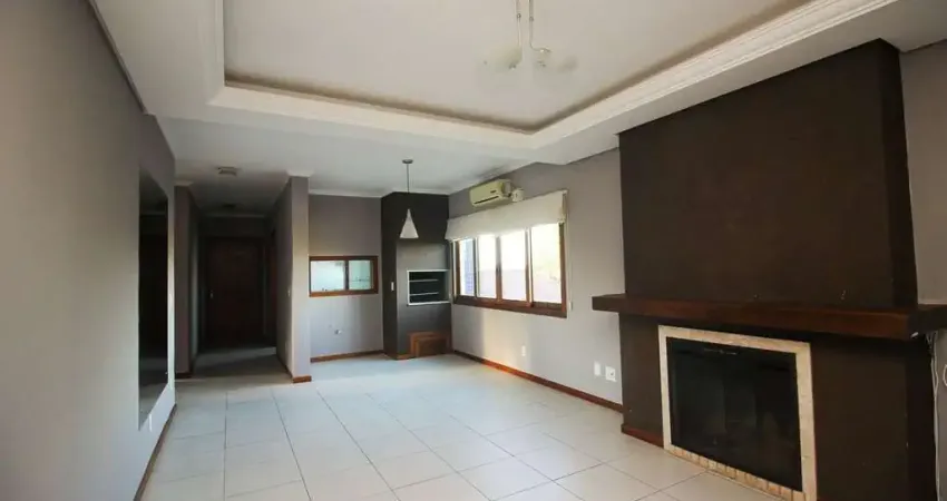 Apartamento de 2 dormitórios, 1 suíte, closet e 2 vagas de garagem .