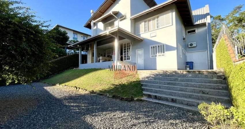 Sobrado com 4 dormitórios à venda, 314m² por R$ 1.450.000,00 - Costa e Silva - Joinville/SC