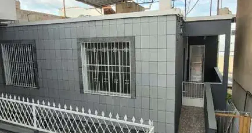 Casa para Locação em Juiz de Fora, Progresso, 2 dormitórios, 2 banheiros, 1 vaga