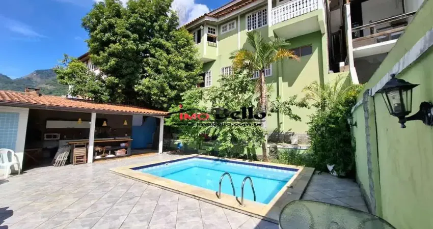 Casa no condomínio vilarejo com 3 quartos e 403m² em jacarepaguá, rio de janeiro-rj