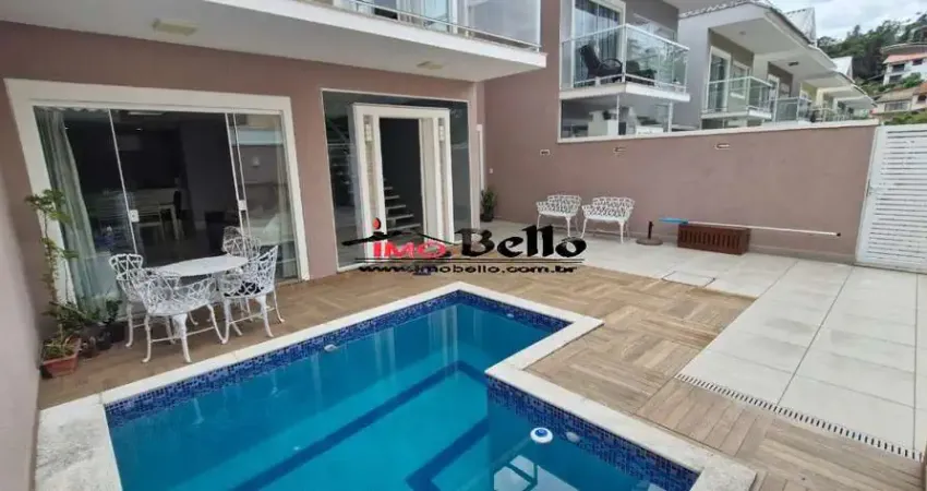 Casa de luxo em condomínio na freguesia jacarepaguá, rio de janeiro-rj: 6 quartos, 5 suítes, 2 salas, 7 banheiros, 2 vagas de garagem, 173 m².