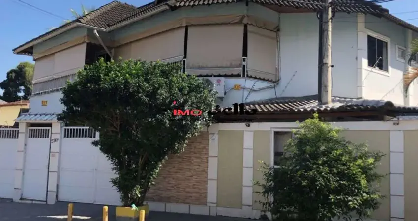 Oportunidade de ampla casa com 3 quartos 1 suíte na zoroastro pamplona