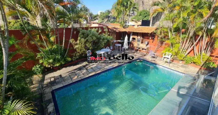 Espetacular casa à venda no rio de janeiro-rj, bairro pechincha: 3 quartos, 3 suítes, 4 salas, 7 banheiros, 2 vagas, 678m².