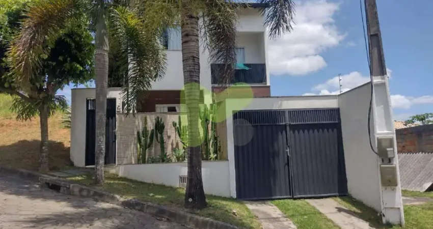 Casa com três quartos (1 suíte) a venda no Alto das Palmeiras!