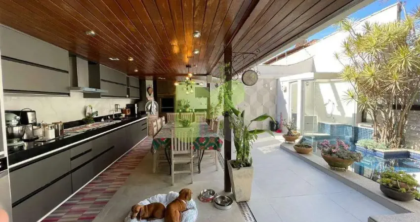 Casa à venda, 5 quartos, 4 suítes, 2 vagas, Praia do Pecado - Macaé/RJ