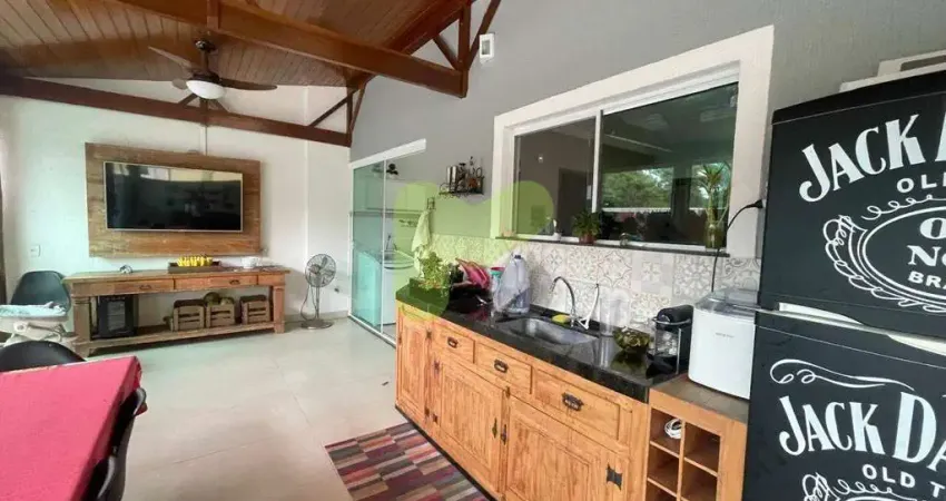 Casa à venda, 3 quartos, 1 suíte, 2 vagas, Granja dos Cavaleiros - Macaé/RJ