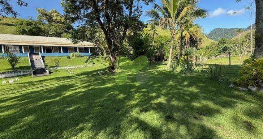Vende-se Sítio Exclusivo com Casa Histórica e Infraestrutura Completa!