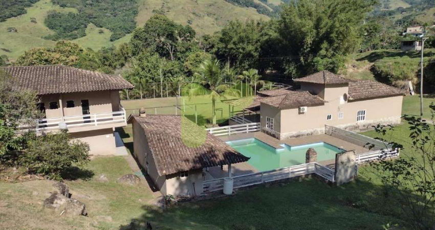 Sítio à venda Bicuda Grande, com casa sede, 3 quartos sendo 1 suite, sala ampla, varanda..