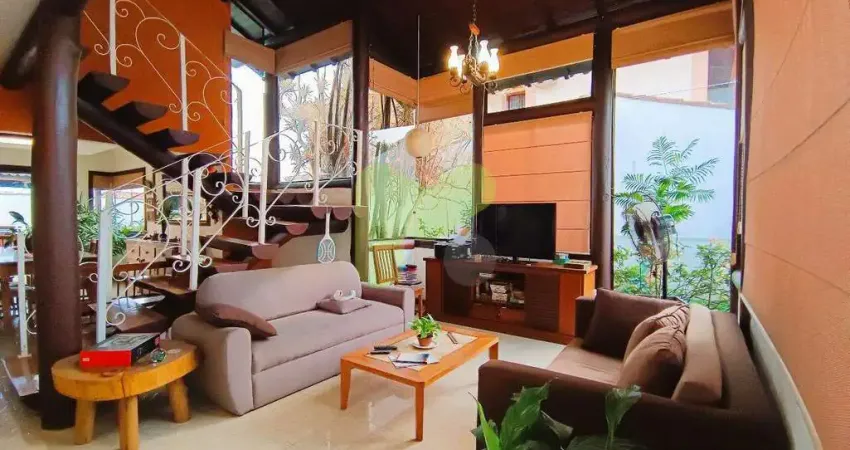 Casa à venda excelente padrão, 3 quartos (1 suite), 4 vagas, Gloria - Macaé/RJ.