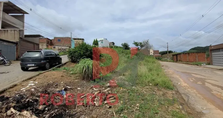 Terreno à venda na Avenida Doutor Getúlio Vargas, Bom Pastor, Santana do Paraíso