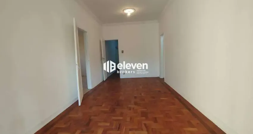 Apartamento Térreo com 2 Suítes e 2 Vagas no Gonzaga – Potencial para Reforma em Localização Privilegiada