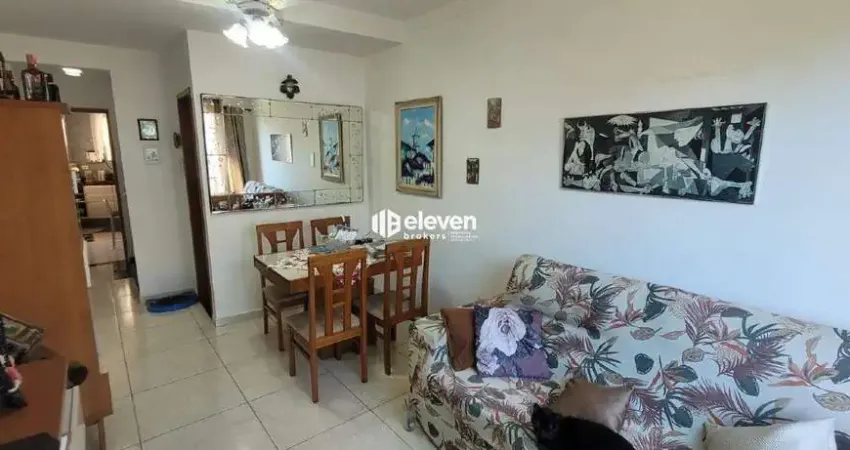 Casa Duplex no Macuco, espaço gourmet e vaga de varagem.