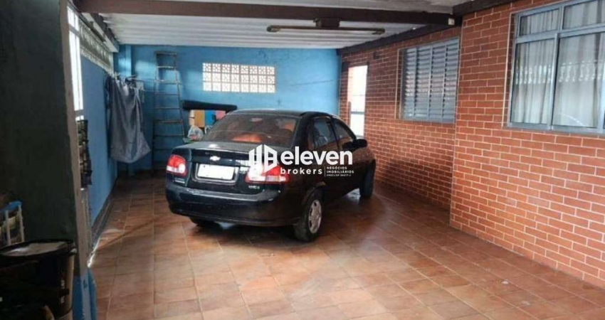 Casa com Quintal Amplo e 3 Dormitórios – Ótima Localização!