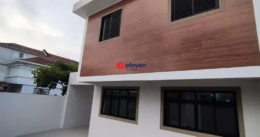 Casa à Venda em Vila Belmiro, Santos – 3 suítes, piscina e quintal