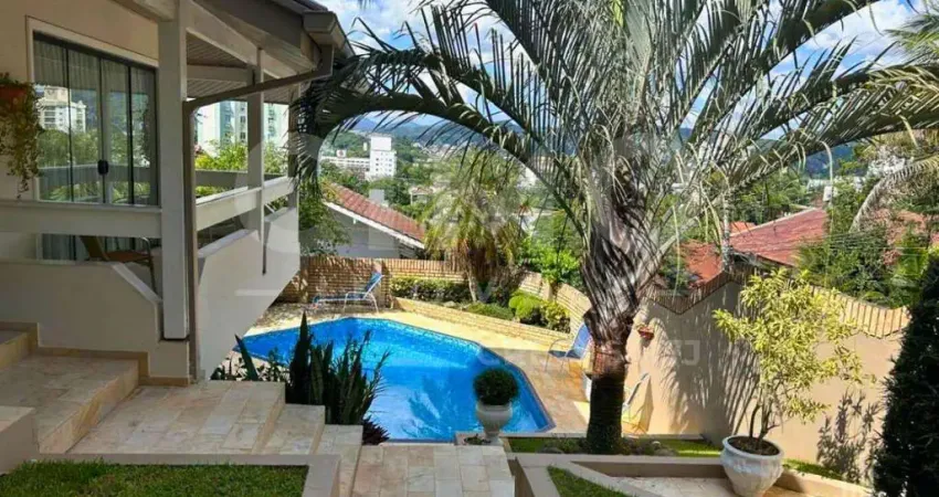 Casa com 4 suítes e piscina no bairro itoupava seca – blumenau