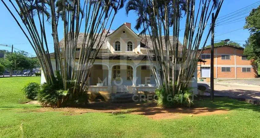 Oportunidade única! terreno com galpão e casa típica enxaimel