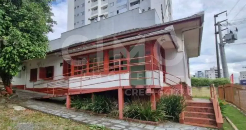 Casa em blumenau com 9 salas amplas e versáteis e com uma área de 450m²