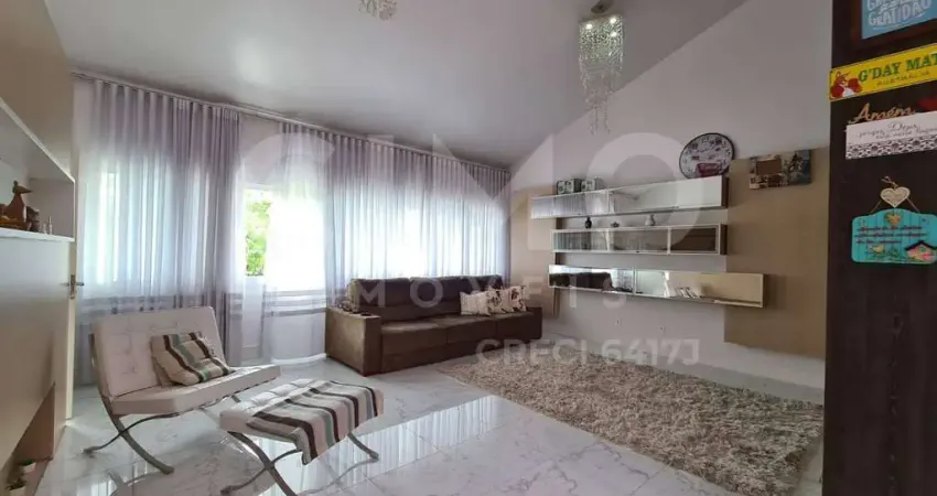 Casa com 3 suítes, piscina e espaço gourmet à venda no centro de pomerode