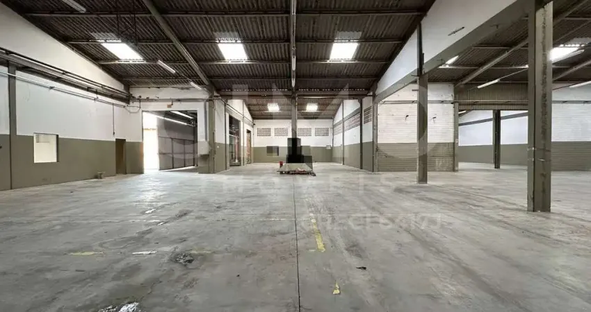 Galpão 1.100m² para alugar em blumenau, itoupavazinha, com pátio amplo