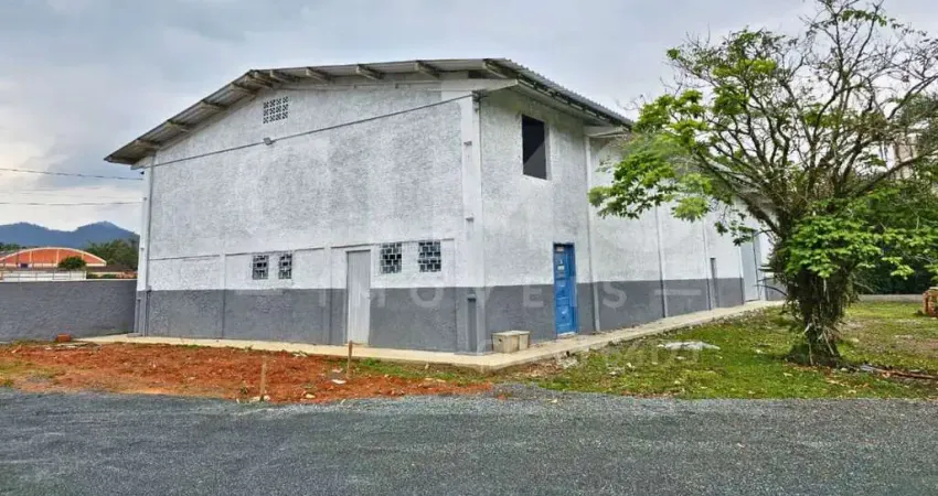 Galpão com 480m² para locação no bairro velha central em blumenau