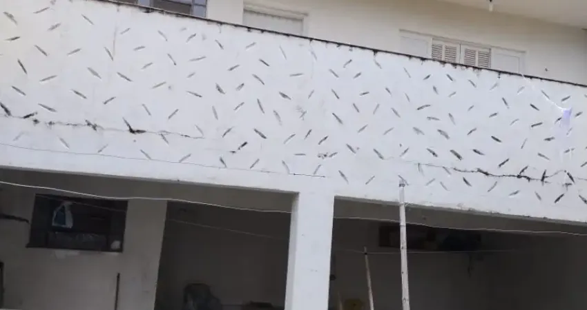 Terrea vila rosalia, proximo nosso clube e lago dos patos. Excelente residencia para um retrofity, estrutura ótima, com salão de festas e tc.