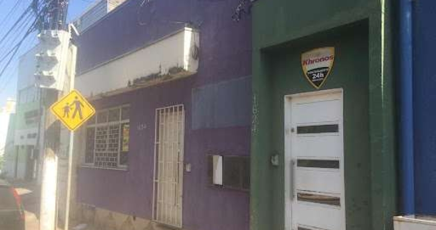Casa na Rua 13 de Junho - R$ 250.000,00 - Ótimo ponto Comercial