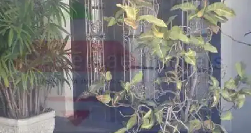 Casa com 4 quartos à venda na Rua Coronel Marcondes de Mattos, Centro, Taubaté