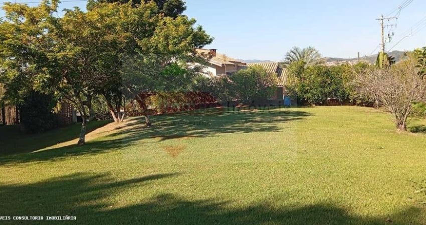 casa chacaras catagua com piscina e campo de futebol muito verde