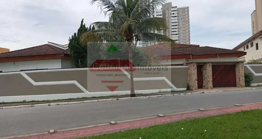 Casa Comercial Ideal para Clínica ou Comércio em Geral!
