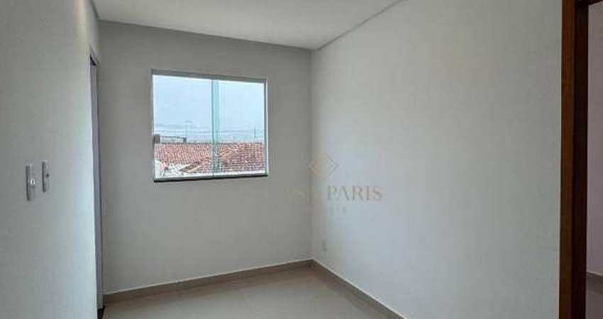 Sobrado com 2 dormitórios à venda, 48 m² por R$ 300.000,00 - Maracanã - Praia Grande/SP