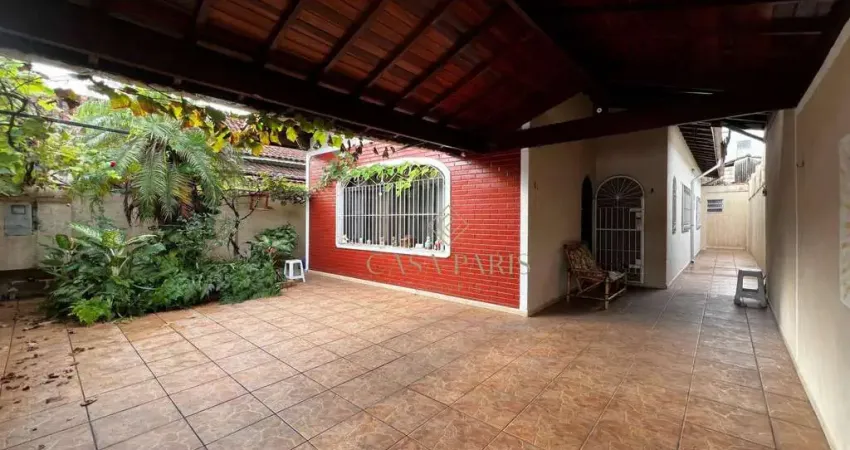 Casa com 3 dormitórios à venda, 185 m² por R$ 739.000 - Ocian - Praia Grande/SP