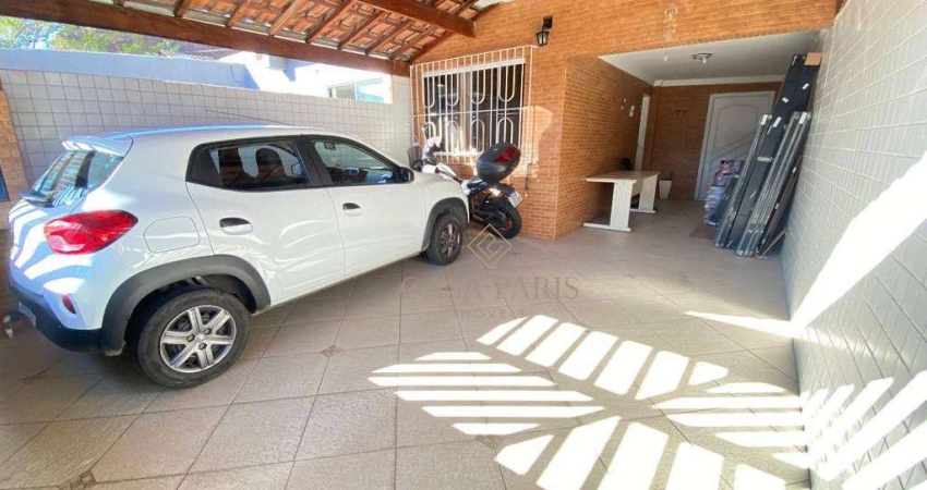 Casa com 3 dormitórios à venda, 180 m² por R$ 1.010.000,00 - Boqueirão - Praia Grande/SP