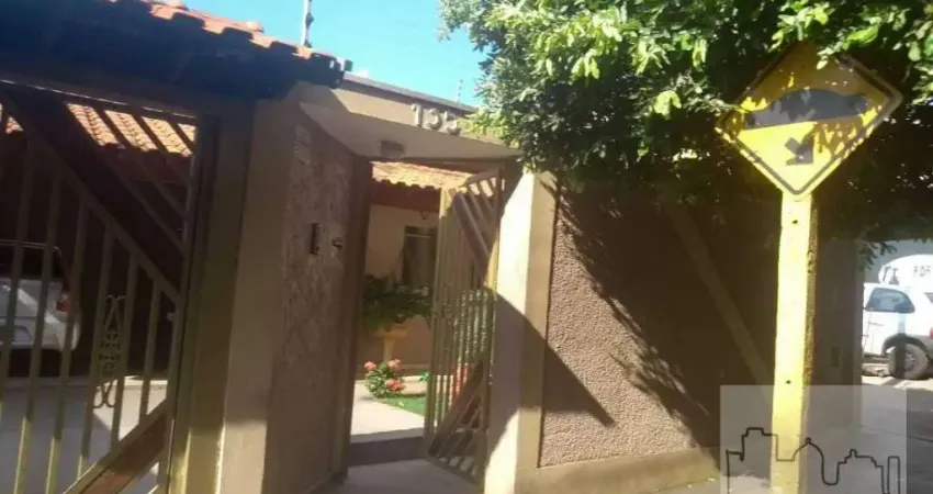 Casa a venda no Jd. Aranga