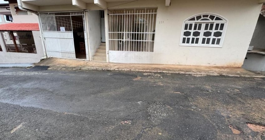 Vendo casa no centro de Marechal Floriano