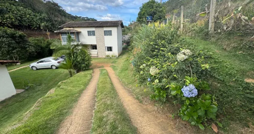 Marechal Floriano, chácara há 13 km da cidade, 2 casas