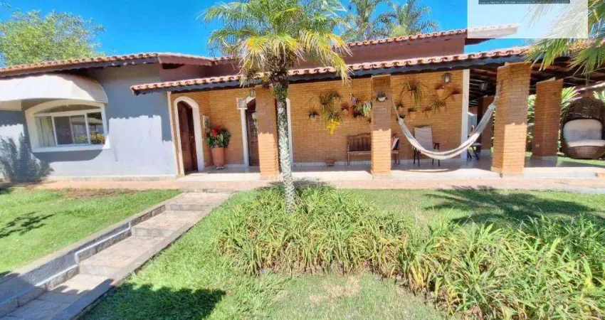 Casa com 3 dormitórios à venda, 350 m² por R$ 1.780.000 - Condomínio Chácaras do Lago - Vinhedo/SP