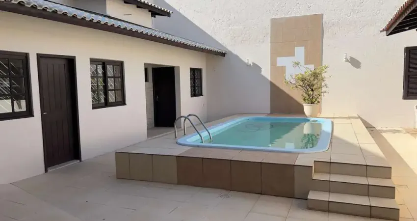 Casa com 3 quartos à venda na Rua Itabira, Itacorubi, Florianópolis