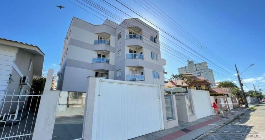 Apartamento com 2 quartos à venda na Rua Carlos Weingartner, Centro, Palhoça