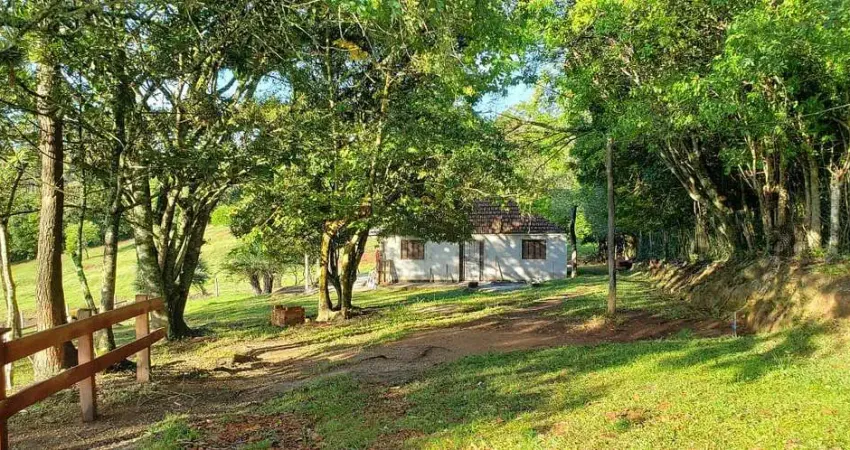 Lindo sítio no Monte Bonito , casa de 2 dormitórios e 2 hectares