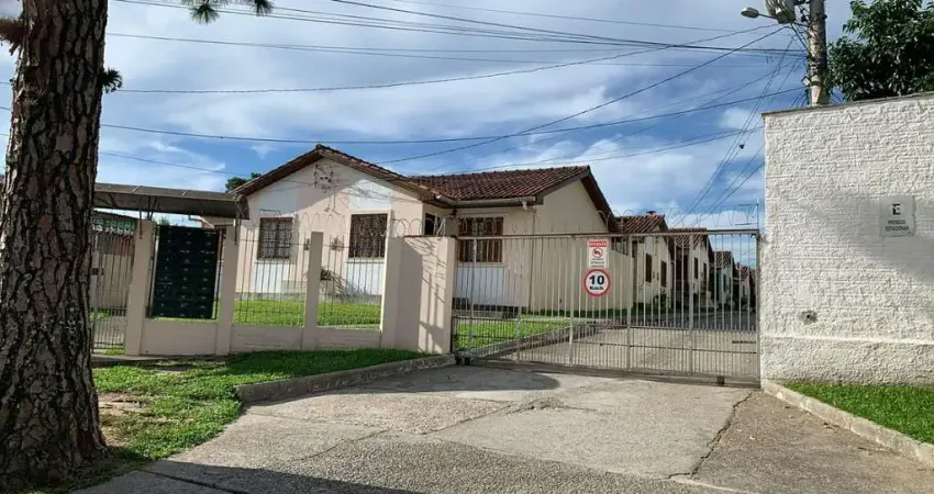 Bela Casa em condomínio fechado c/2 Dormitório e garagem